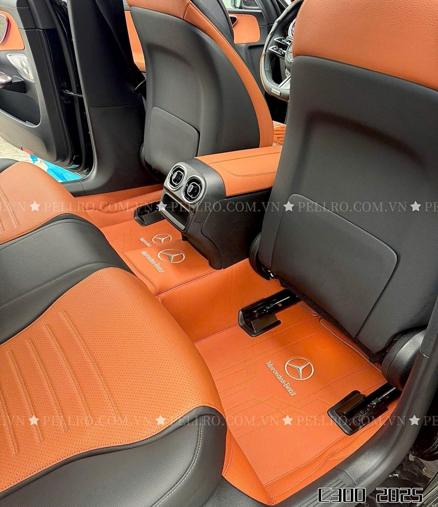 Tham lot san o to da bo that Italia Mercedes C300 2